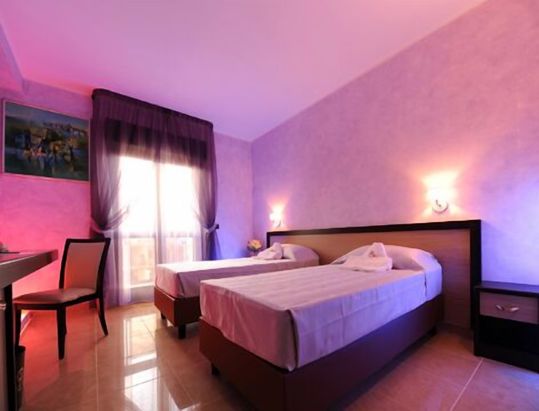 Grand Hotel Paradiso Catanzaro Oda fotoğraf