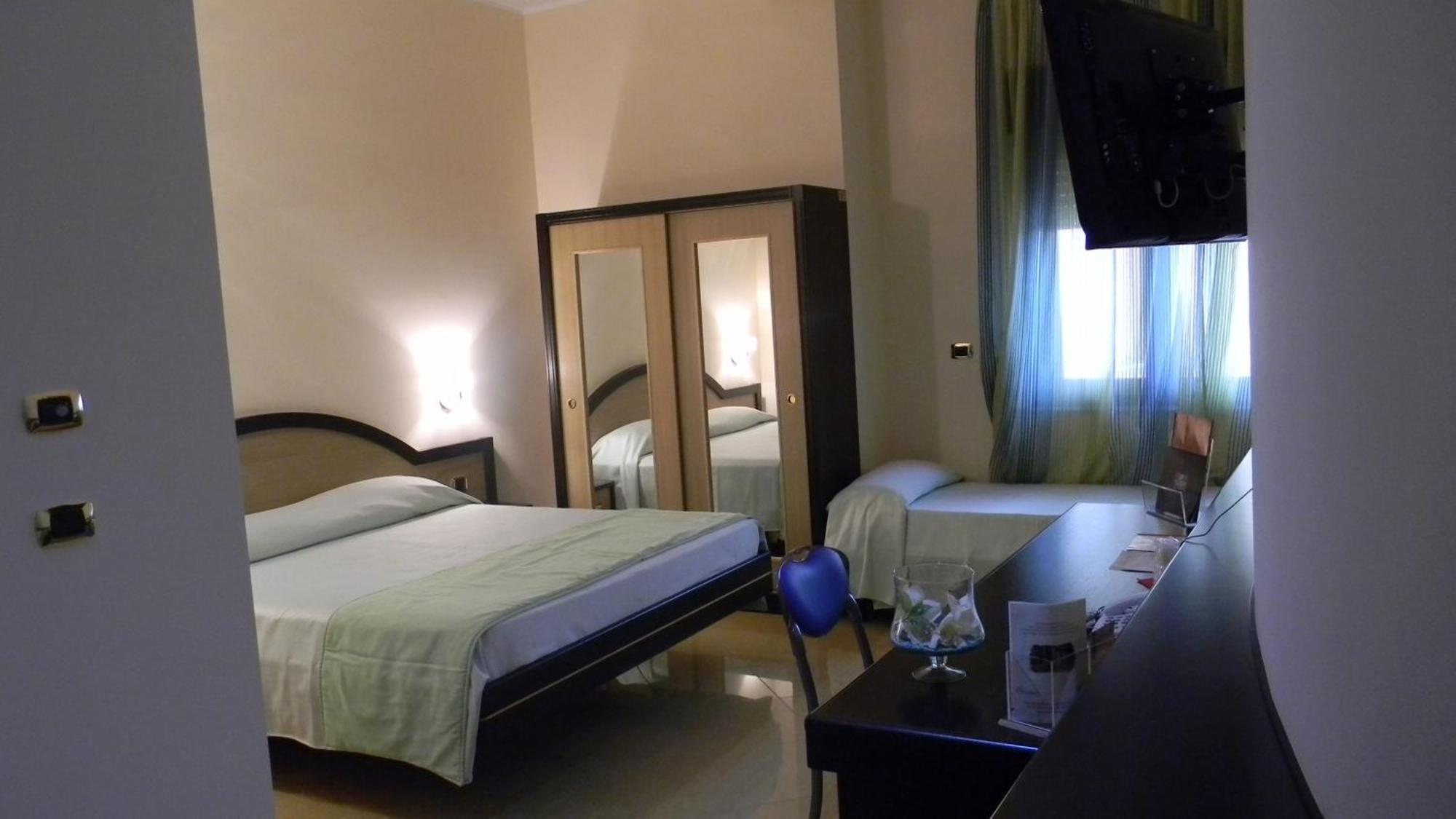 Grand Hotel Paradiso Catanzaro Oda fotoğraf